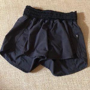Charcoal grey lulu shorts